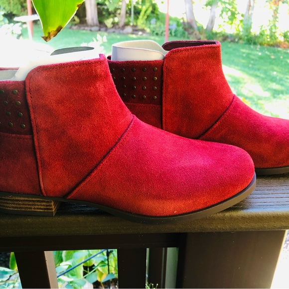 🌺 Koolabura by Ugg Suede Ankle Boot 🌺 - Picture 4 of 15